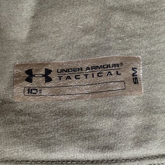 Under Armour Tactical HeatGear Sz S Semi Fitted Olive Green Charged Cotton Tee - Picture 3 of 4